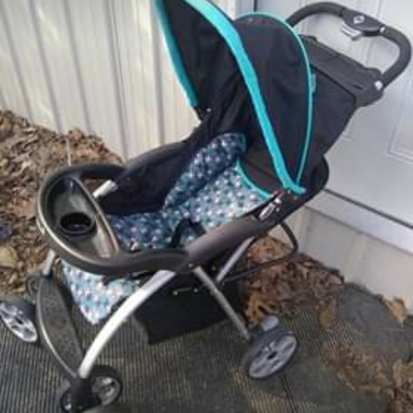 Baby stroller a baby seat and little boys jacket - Picture 1 of 4